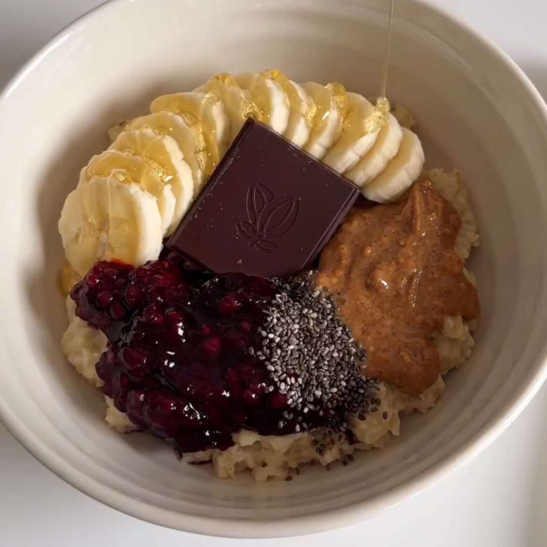 Berry Chocolate Peanut Butter Oatmeal Bowl