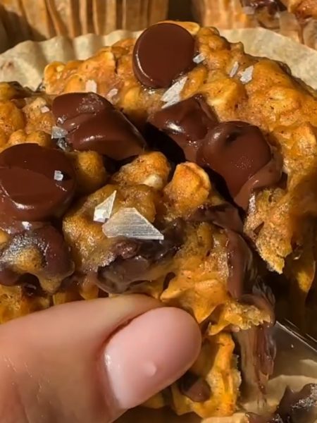 Healthy Pumpkin Muffins (Irresistibly Moist & Easy!)