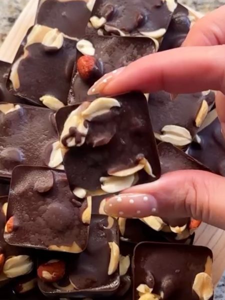 Snickers Candy Frozen Bars (Healthy 4-Ingredient Recipe)