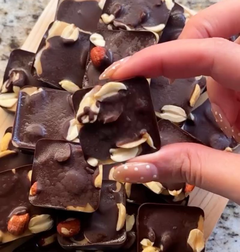 Snickers Candy Frozen Bars (Healthy 4-Ingredient Recipe)