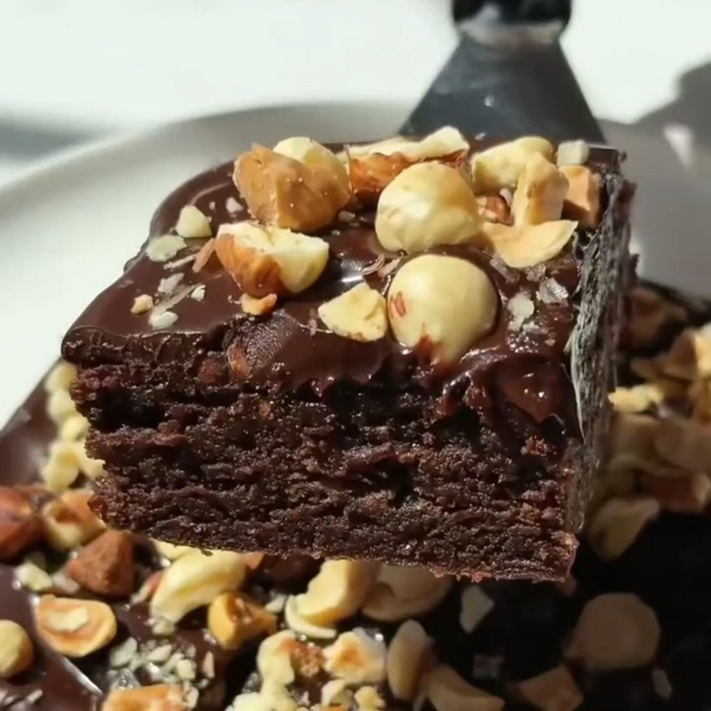 4-Ingredient Bakeless Chocolate Brownie Recipe with Dates