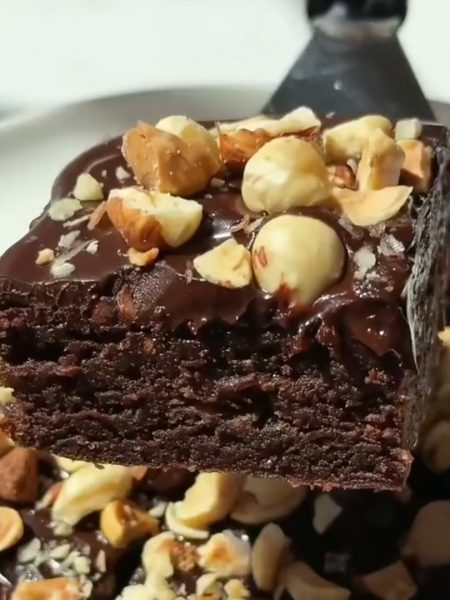 4-Ingredient Bakeless Chocolate Brownie Recipe with Dates