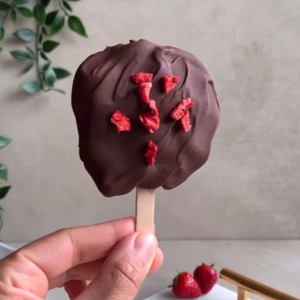 Strawberry Popsicles Recipe: Irresistible 3-Ingredient Frozen Treats