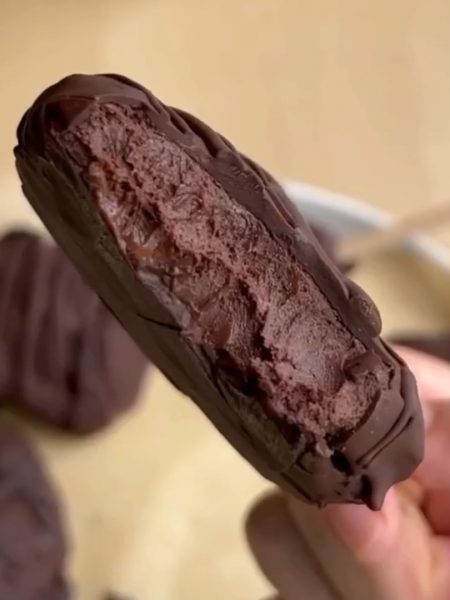 Protein Chocolate Popsicles: Heavenly Frozen Treats in Minutes